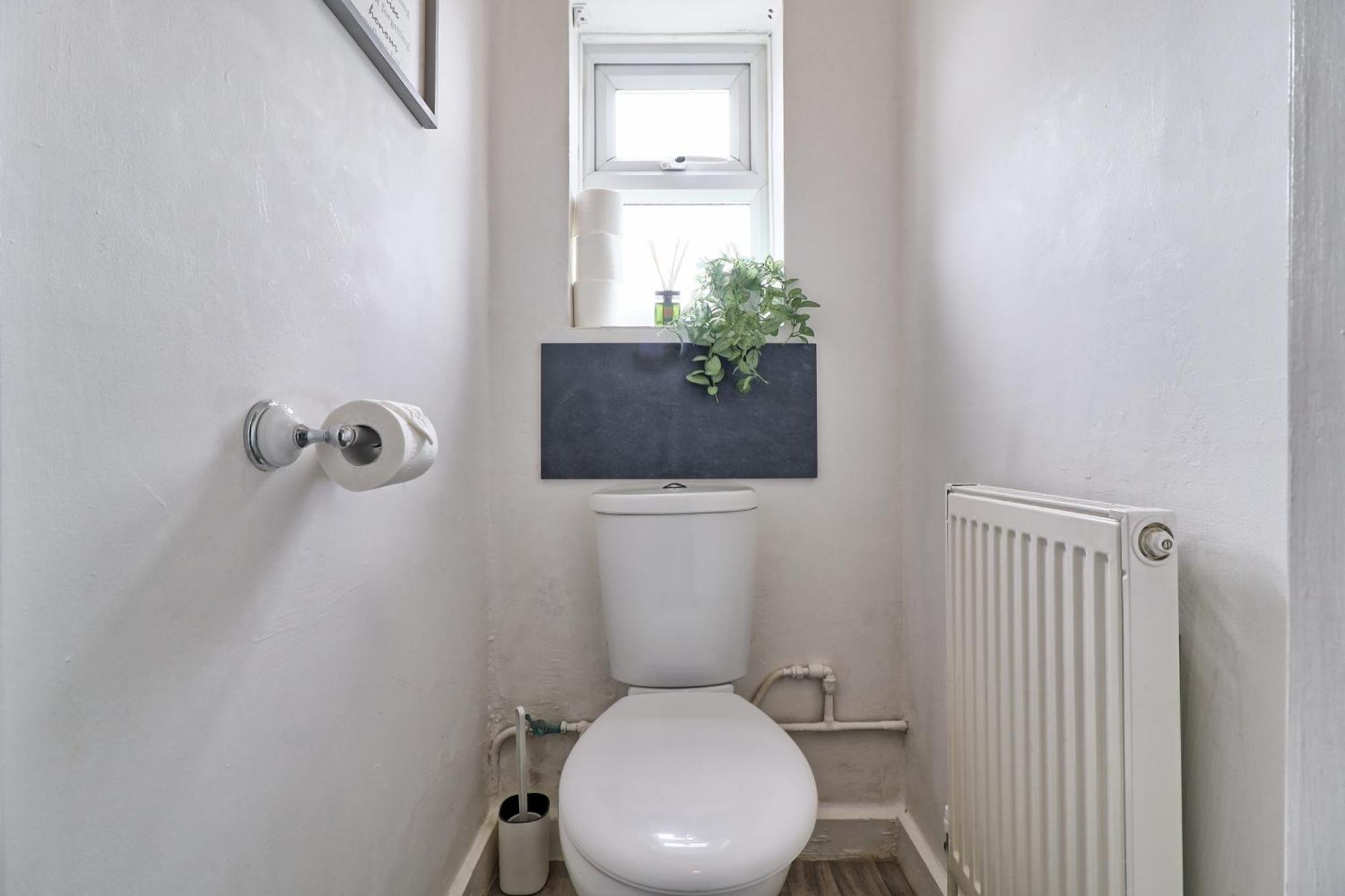 Luxury 3-Bed Apartment Near To London With Parking Hornchurch ภายนอก รูปภาพ
